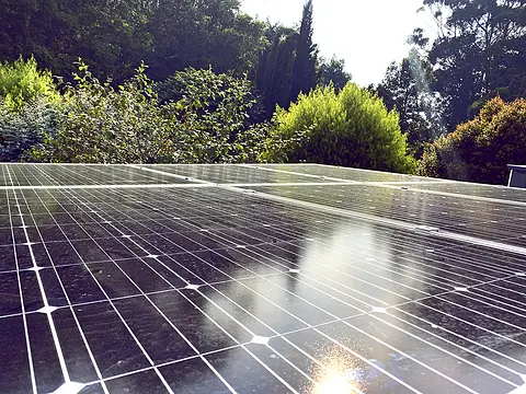 Planta solar híbrida de 11,6 kWp en Bogotá D.C.