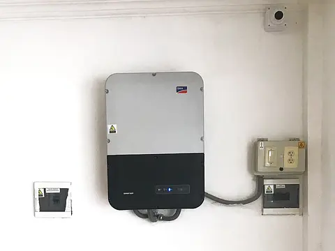 Planta solar Híbrida de 8,96 kWp en Cartagena, Bolívar