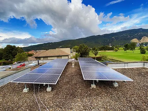 Planta solar híbrida de 5,95 kWp en Chía, Cundinamarca
