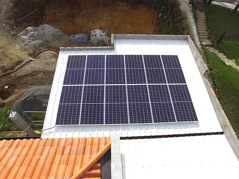 Planta solar Grid Tied de 5,1 kWp en Rionegro, Antioquia