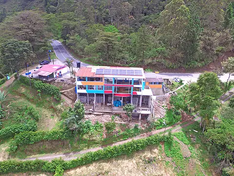 Planta solar Off Grid de 7,65 kWp en Macanal, Boyacá