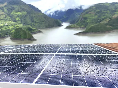 Planta solar Off Grid de 7,65 kWp en Macanal, Boyacá