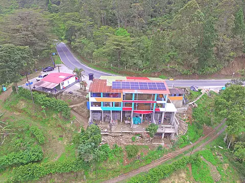 Planta solar Off Grid de 7,65 kWp en Macanal, Boyacá